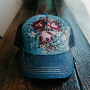 Accessory - Lace Brick Design Flower Trucker Hat